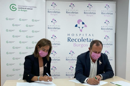 Firma del acuerdo de colaboración entre hospital Recoletas y la AECC. ECB