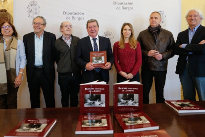 Presentación del libro 'Burgos: Historia[s] de la Radio' en la Diputación Provincial. SANTI OTERO