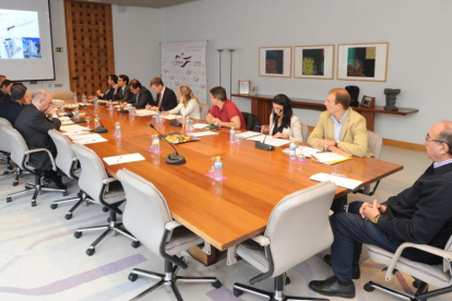 Los miembros del consejo rector del consorcio se reunieron ayer en la Casa del Cordón.-I.L.M.
