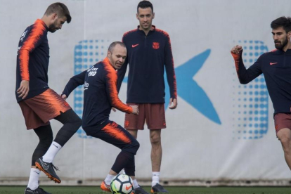 Iniesta, en un entrenamiento-JORDI COTRINA