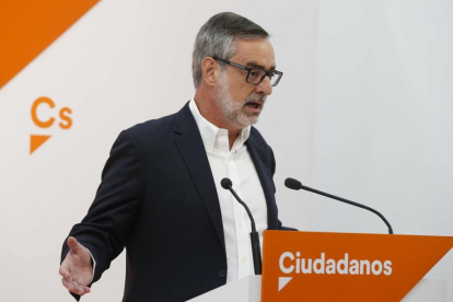 El secretario general de Ciudadanos, José Manuel Villegas durante la rueda de prensa que ofrecio hoy en la sede de su formacion para analizar la actualidad de una semana.-PACO CAMPOS (EFE)