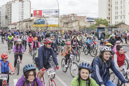 Imagen de participantes del Día de la Bici.-SANTI OTERO