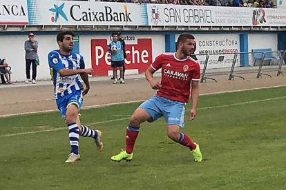 El capitán de la Arandina CF, Ruba, volvió a firmar un gran encuentro por la banda derecha y anotó el 3-0 definitivo-@ArandinaCF