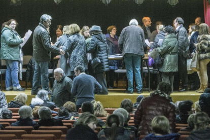 El 16 de marzo se celebró en el colegio Concepcionistas la reunión de presentación de la asociación de vecinos.-RAÚL G. OCHOA