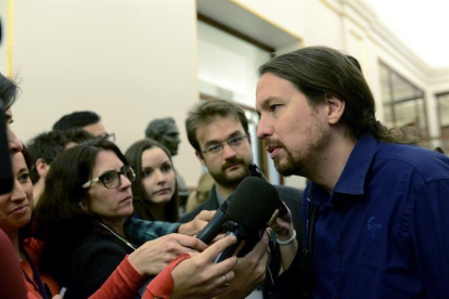 Pablo Iglesias, entrevistado en el Congreso.-EL PERIÓDICO / ARCHIVO