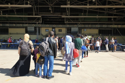 Refugiados afganos llegando a la base aérea de Torrejón de Ardoz. ECB.