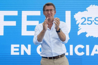El presidente de la Xunta de Galicia, Alberto Núñez Feijóo, en un mitin en Ourense.-EFE / BRAIS LORENZO