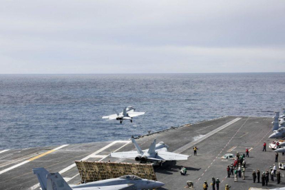 El portaaviones de EEUU USS Abraham Lincoln, en una imagen de archivo.-EPA/US NAVY