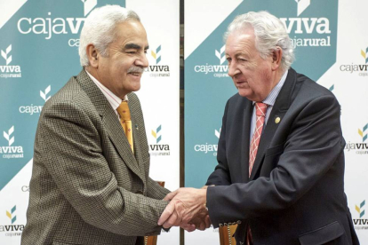 Tajadura y García Romera, durante la firma del acuerdo.-Santi Otero