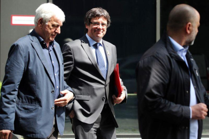 El empresario Josep Maria Matamala, junto a Puigdemont, el pasado 17 de mayo en Berlín.-FELIPE TRUEBA (EPA)