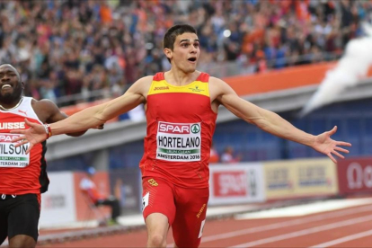 Bruno Hortelano, nada más proclamarse campeón de Europa de 200 en Amsterdam en julio pasado.-AP / GEERT VANDEN WIJNGAERT