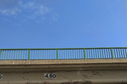 Daños en el puente sobre la AP-1 en Pancorbo. ECB