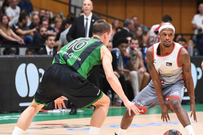 McFadden anotó 5 triples en 8 intentos-ACB PHOTO
