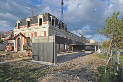 Foto de ayer del estado de las obras de la estación.-ISRAEL L. MURILLO
