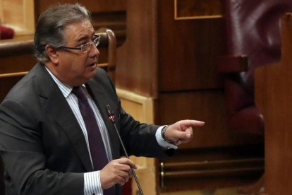 El ministro del Interior, Juan Antonio Zoido, en el Congreso de los Diputados.-ZIPI/EFE