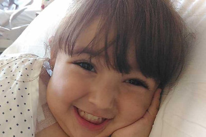 Nora, en una de las estancias en el hospital madrileño de La Paz.-ECB