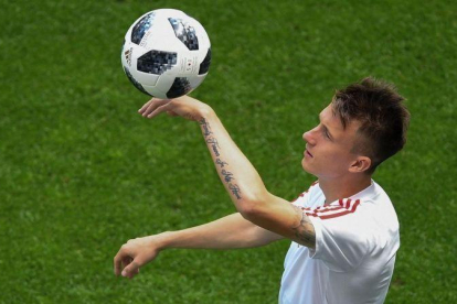 Golovin, la estrella de Rusia, en un entrenamiento de la anfitriona.-AFP / MANAN VATSYAYANA