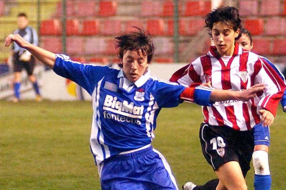 Sonia Vesga, durante un NSB-Athletic de 2004 en El Plantío.-TOÑO GALLEGO