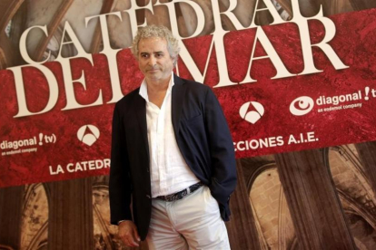 Ildefonso Falcones, en la presentación de la serie televisiva basada en su novela 'La catedral del mar'.-JOSÉ LUIS ROCA