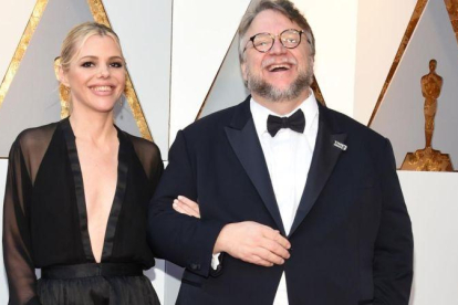 Kim Morgan y Guillermo del Toro, en la gala de los Oscar de este año.-VALERIE MACON