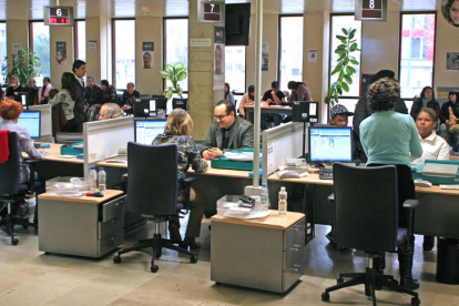 Imagen de la oficina de tramitación del DNI en la comisaría de Burgos.-ISRAEL L. MURILLO