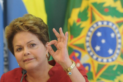 Dilma Rousseff, durante un desayuno con periodistas, en diciembre del 2012, en el palacio de Planalto, en Brasilia.-EFE / FERNANDO BIZERRA JR