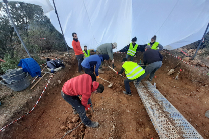 La excavación en el yacimiento Valparaíso se ha desarrollado en 25 metros cuadrados y durante una semana con diez investigadores. FUNDACIÓN ATAPUERCA