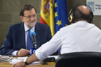 Rajoy, este martes, en la Moncloa durante la entrevista concedida a la cadena COPE.-Foto: EFE