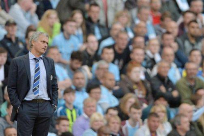 Mourinho, el día que el Chelsea jugó ante el Manchester City.-Foto: EFE / PETER POWELL