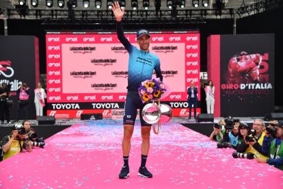 Nibali, en el homenaje que le brindó el Giro de Italia. TWITTER / @GIRODITALIA