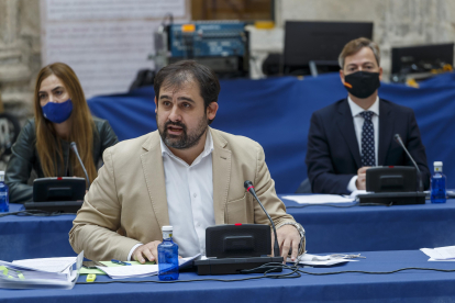Jorge Berzosa durante una intervención en el Pleno municipal. SANTI OTERO