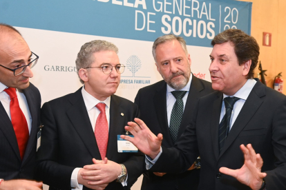 El consejero de Economía y Hacienda y portavoz de la Junta de Castilla y León, Carlos Fernández Carriedo, inaugura la asamblea General de Socios 2023 de la Empresa Familiar de Castilla y León en Burgos.