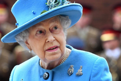 La reina Isabel II de Inglaterra es una de los muchos nombres que aparecen en los Papeles del Paraíso-FACUNDO ARRIZABALAGA (EFE)