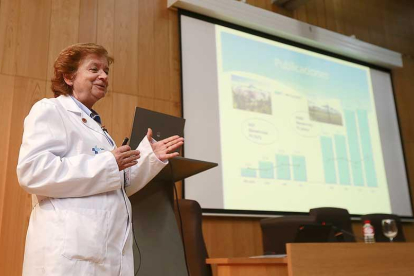 María Jesús Coma, durante la presentación de la memoria de investigación.-RAÚL G. OCHOA