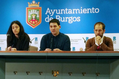 Blanca Guinea, Rúl Salinero y Javier Gil durante la rueda de prensa celebrada ayer.-ECB