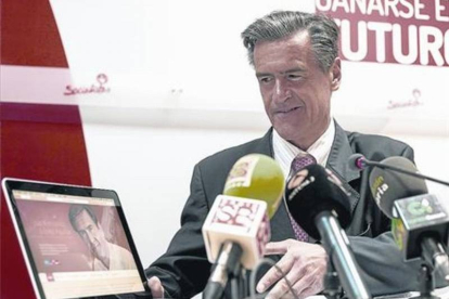 López Aguilar, el pasado lunes, en una rueda de prensa en Las Palmas de Gran Canaria.-Foto:   ÁNGEL MEDINA G. / EFE
