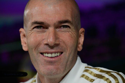 El técnico del Madrid, Zinedine Zidane, este martes en rueda de prensa.-AFP
