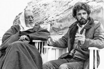 Alec Guinness y George Lucas, durante el rodaje de Star wars.-ARCHIVO / FOX