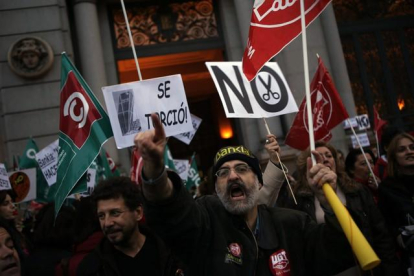 Protesta contra los despidos de Bankia, el pasado 30 de enero del 2013 en Madrid.-SUSANA VERA / REUTERS