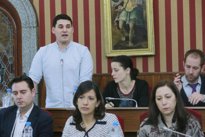 Concejales de Imagina y PSOE en uno de los Plenos del Ayuntamiento.-ISRAEL L. MURILLO