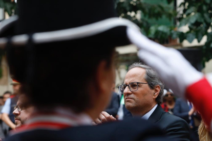 El president Quim Torra, en el Fossar de les Moreres, en Barcelona-FERRAN NADEU