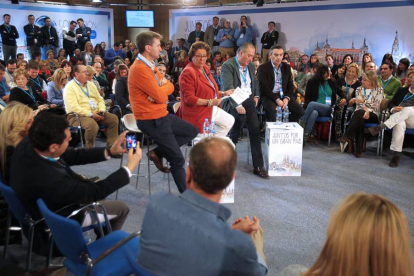 Javier Lacalle participó en una de las mesas de la convención nacional del PP el sábado en Madrid, donde coincidió con la ministra.-ECB