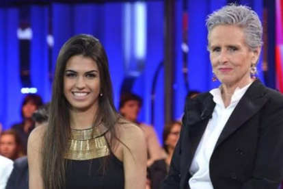 Sofía Suencos, ganadora de 'GH16' (T-5), con la presentadora, Mercedes Milá.-MEDIASET
