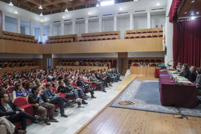 El acto de entrega de premios se celebró en el Aula Magna de la Universidad de Burgos.-SANTI OTERO