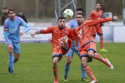 Un lance del derbi provincial entre Promesas y Mirandés B-Raúl G. Ochoa