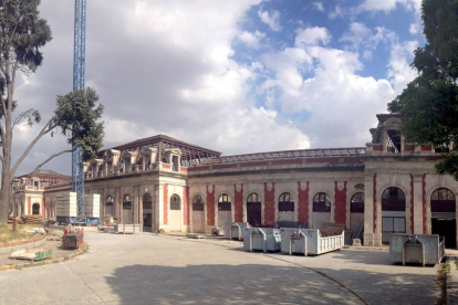 La preocupación por el edificio de la vieja estación está en su desprotección ahora que está sin tejado.-ISRAEL L. MURILLO