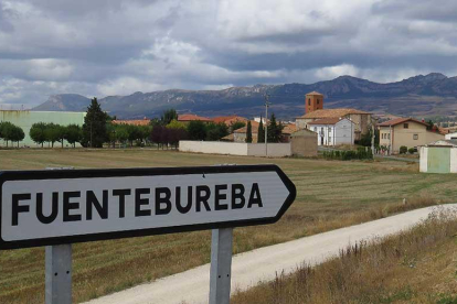 Entrada a Fuentebureba, localidad natal de José María Alonso Marroquín.-ECB