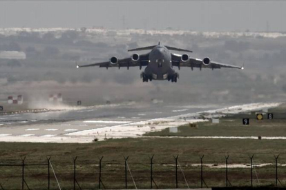 Un avión militar de EEUU despega de una base turca en el 2013.-Foto: AP / VADIM GHIRDA