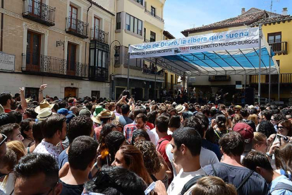 El escenario de la plaza del Trigo se ha convertido en el más codiciado por las bandas emergentes y también por el público del Sonorama.-Alberto Calvo