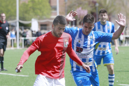 Lance del Real Burgos-Arandina disputado el pasado 1 de mayo.-RAÚL OCHOA